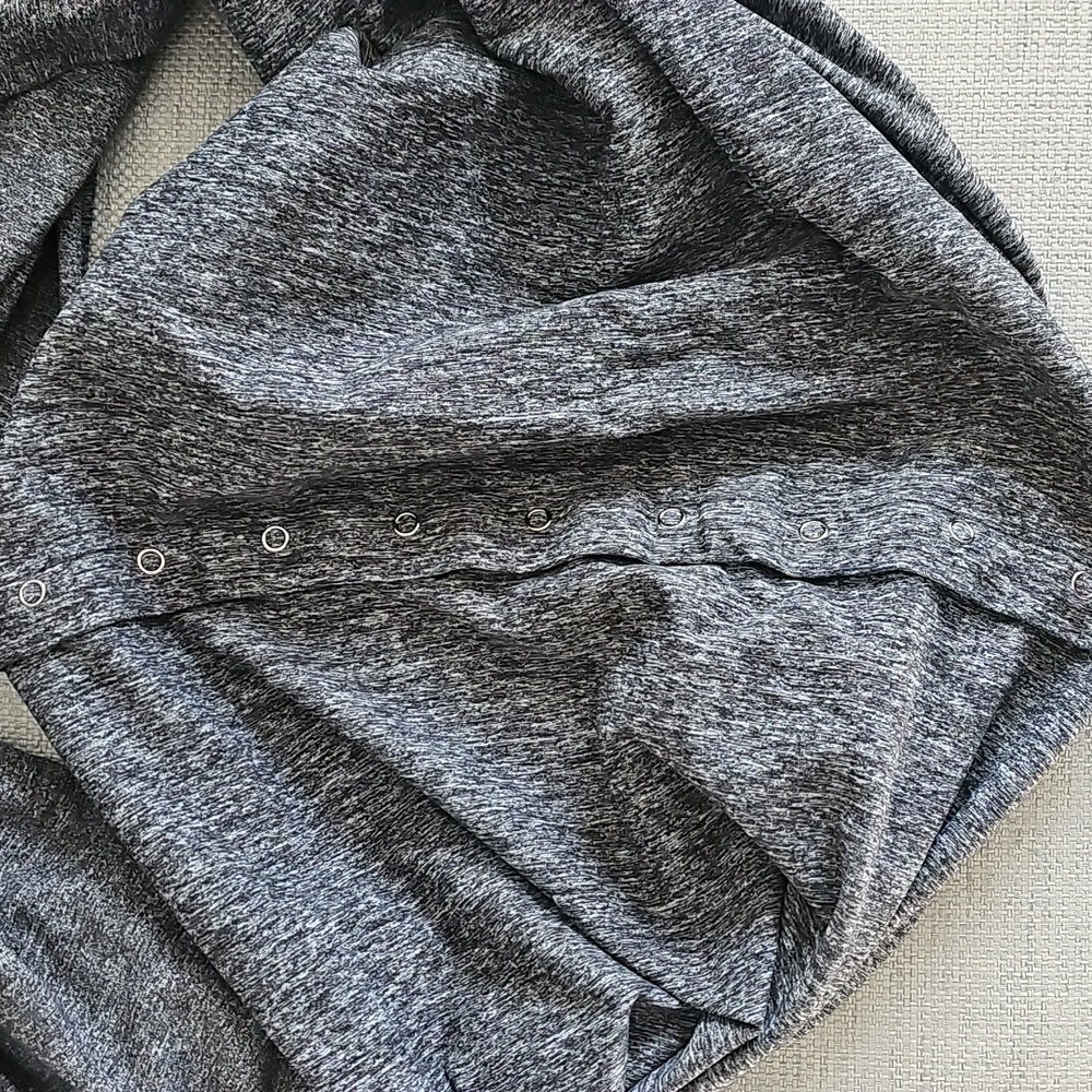 Lululemon Snap Button Scsrf - Picture 2 of 2